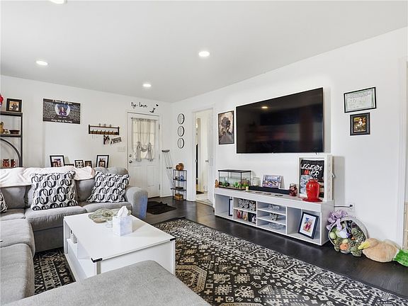 4th image of 317 McConnell Ave