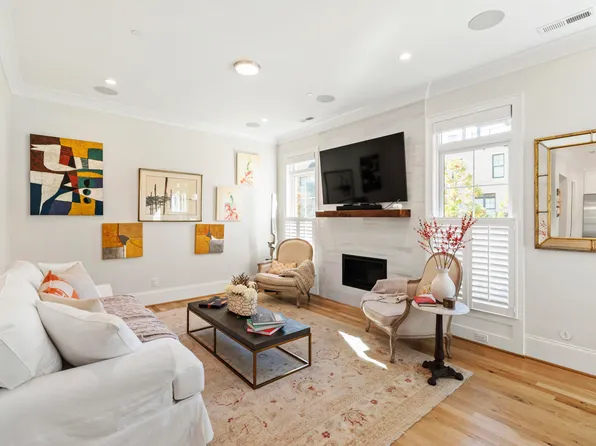 910 Oberlin Rd #101, Raleigh, NC 27605