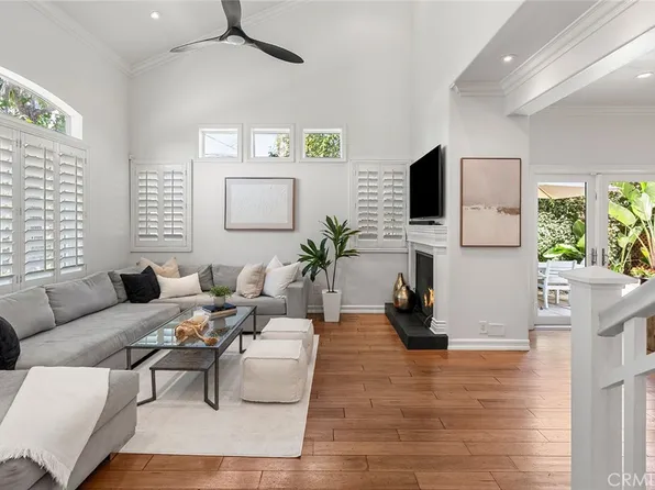 302 Turtle Bay Ln, Costa Mesa, CA 92627