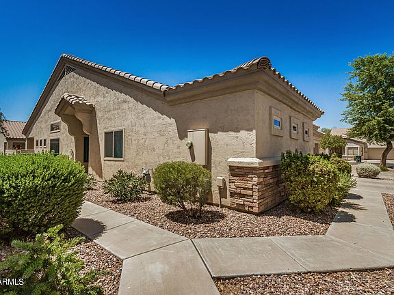 3rd image of 1529 E EARL Drive