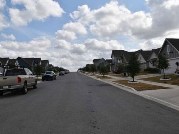 Exterior Neighborhood (street photo)