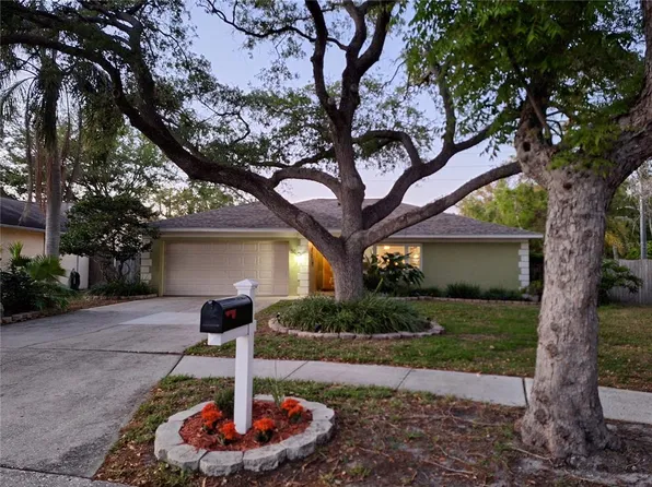 30 Harbor Lake Cir, Safety Harbor, FL 34695