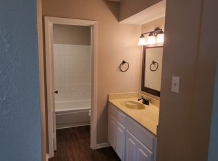 809B Treadwell Ct, Hurst, TX 76053