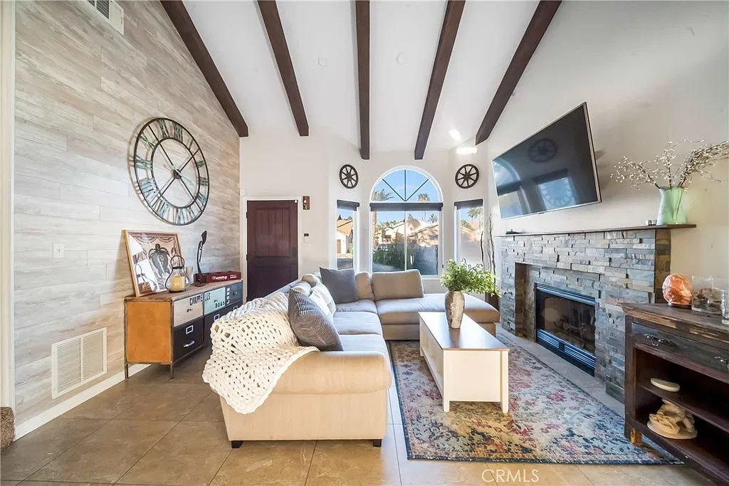 3 bed, 2.5 bath, 1626 sqft, $3,499 — Photo 4