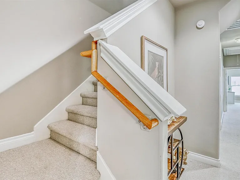 9113 Creekstone Lake Dr — Photo 29