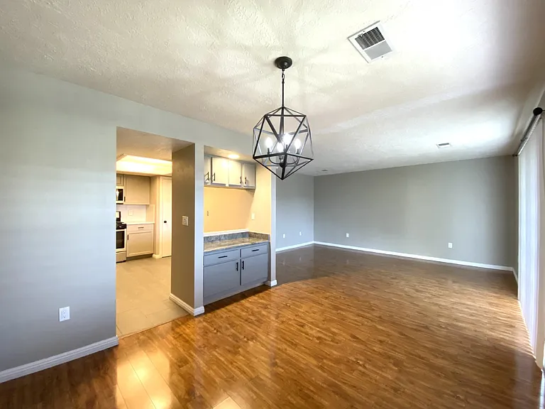 837-1D Country Club Dr SE — Photo 10