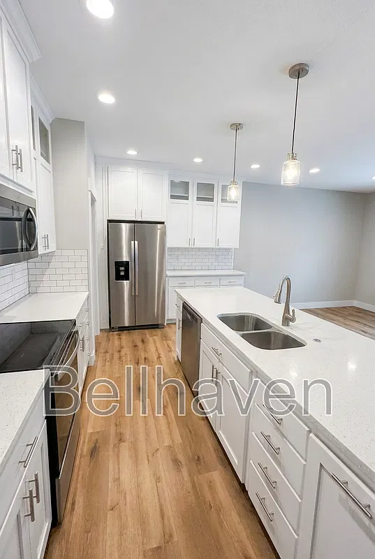 4 bed, 3.0 bath, 3160 sqft, $2,350 — Photo 3