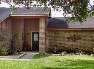 1821 Fulton St, Alvin, TX 77511