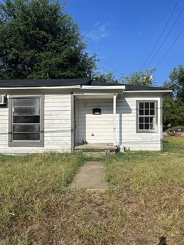 210 N Ross Ave Photo 1