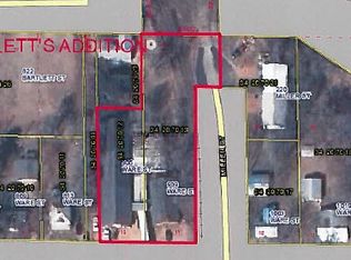 905 Ware St, Waupaca, WI 54981