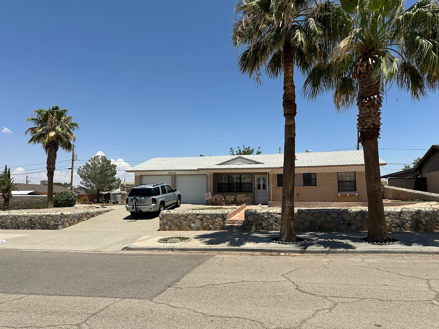 4 bed, 2224 sqft, $2,100 — Photo 3