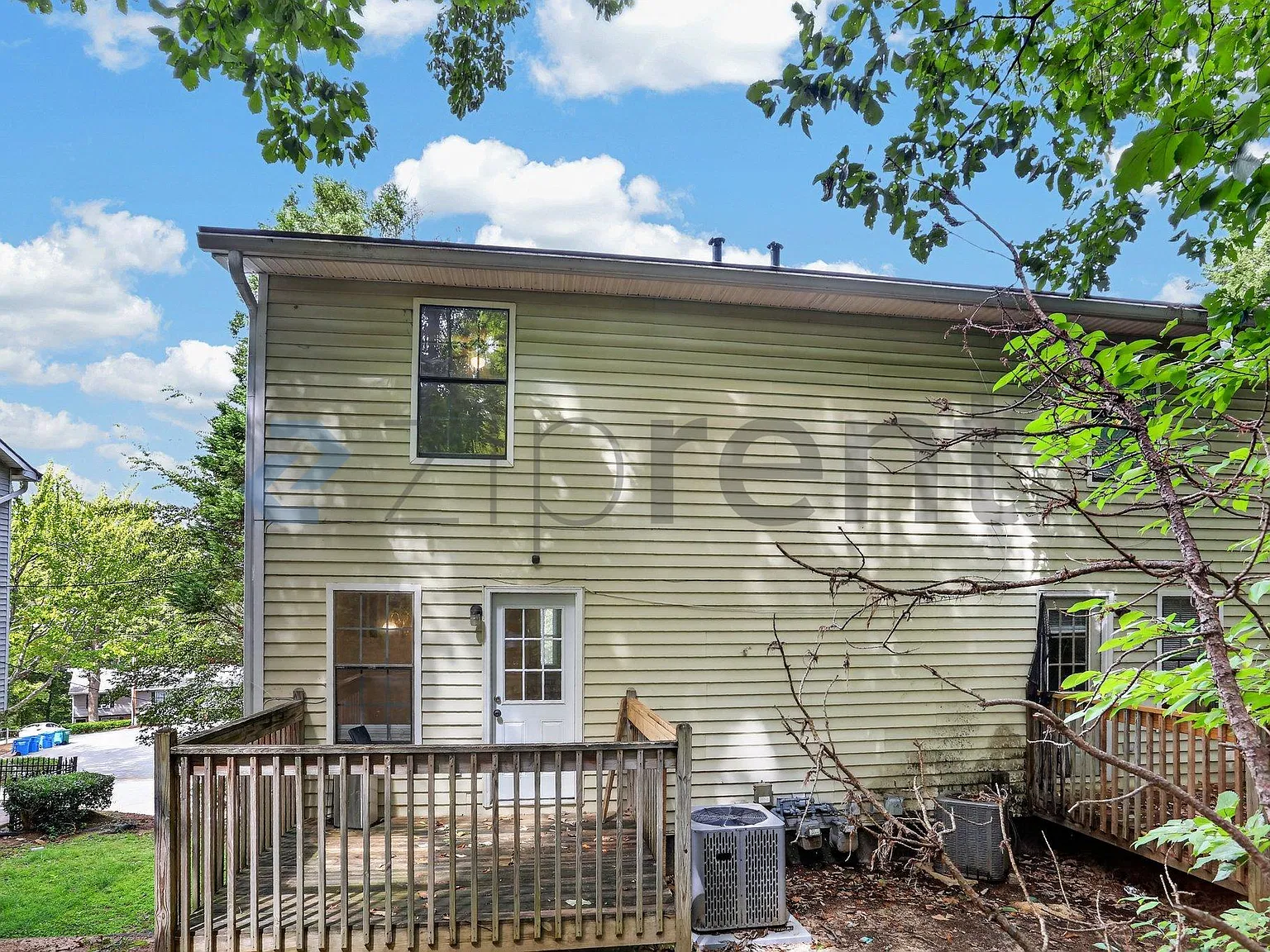 3 bed, 2.5 bath, 1725 sqft, $2,000 — Photo 4