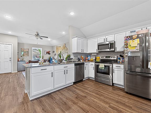 5th image of 967 E Sparrow Cir