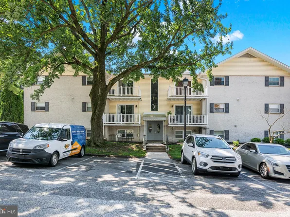 5 Warren Lodge Ct APT B, Cockeysville, MD 21030