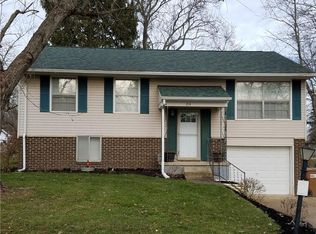 214 W Oak St, Ashmore, IL 61912