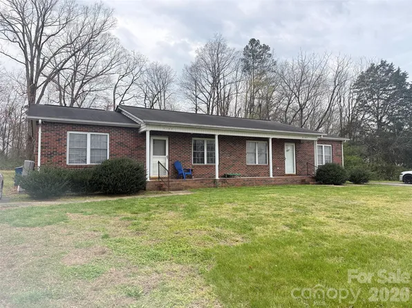5105 Harris Farm Rd, Hickory, NC 28602