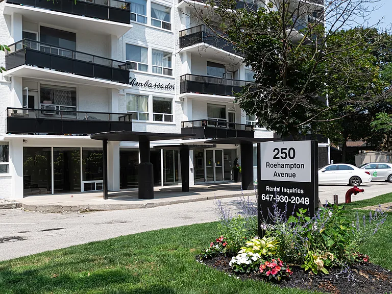 250 Roehampton Ave #408 — Photo 2