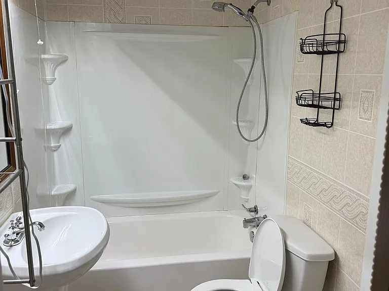419 E Olive St — Photo 3