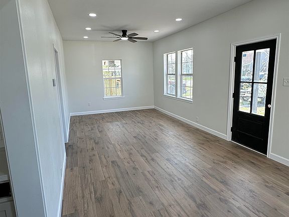 3rd image of 3924 7th St
