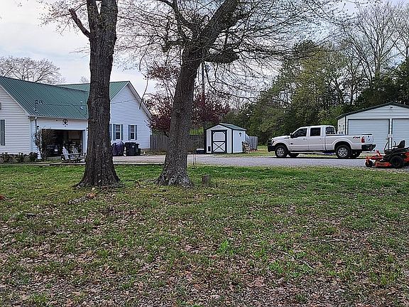2nd image of 566 Blue Springs Rd