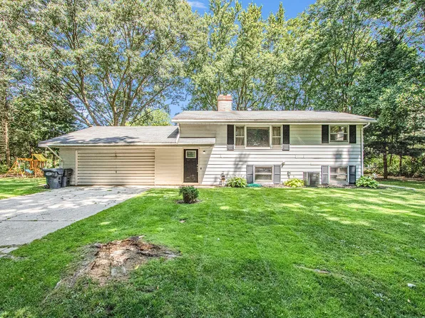 2720 Niles Rd, Saint Joseph, MI 49085