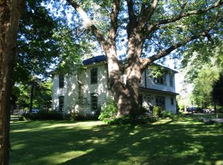 W379N5686 N Lake Rd APT 2, Oconomowoc, WI 53066