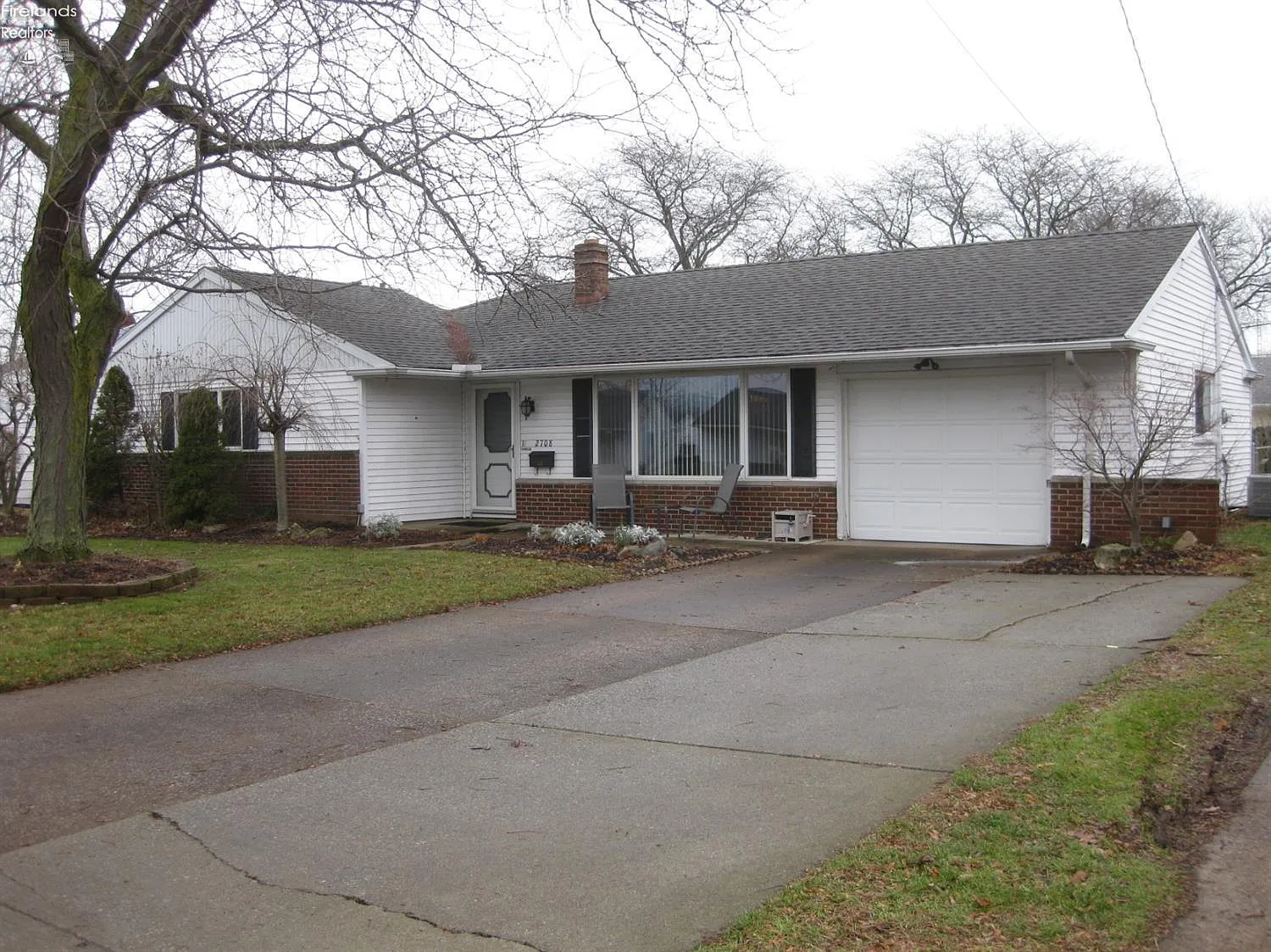 2708 Fairmont Ln photo 1