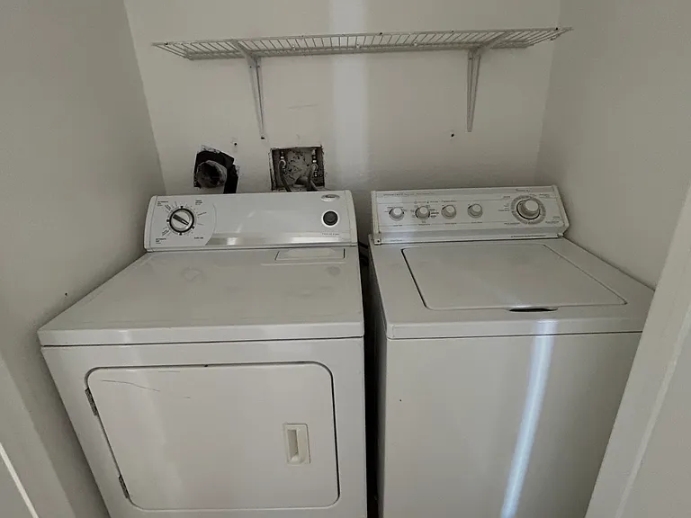 313 E Pine St #18 — Photo 16