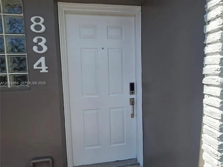 834 Raymond St — Photo 49