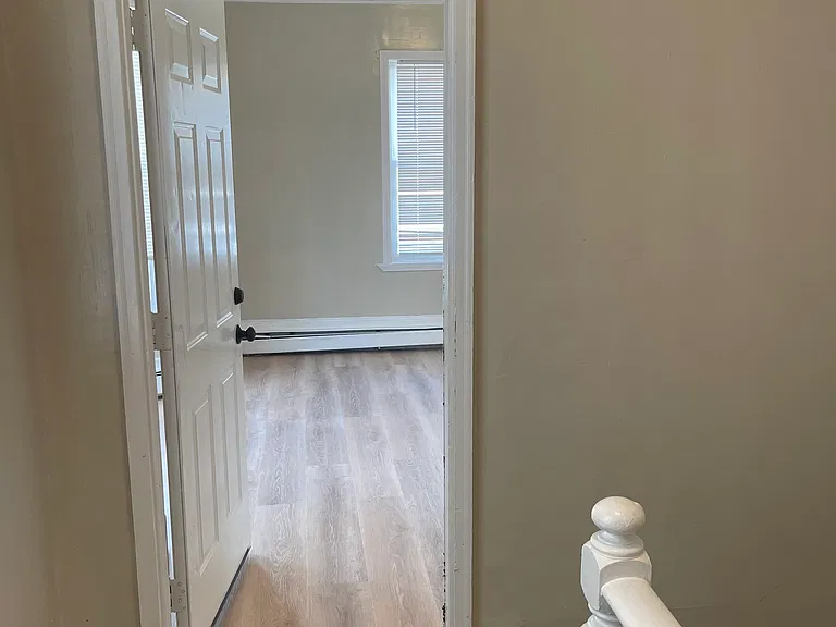 30 Pekin St — Photo 2