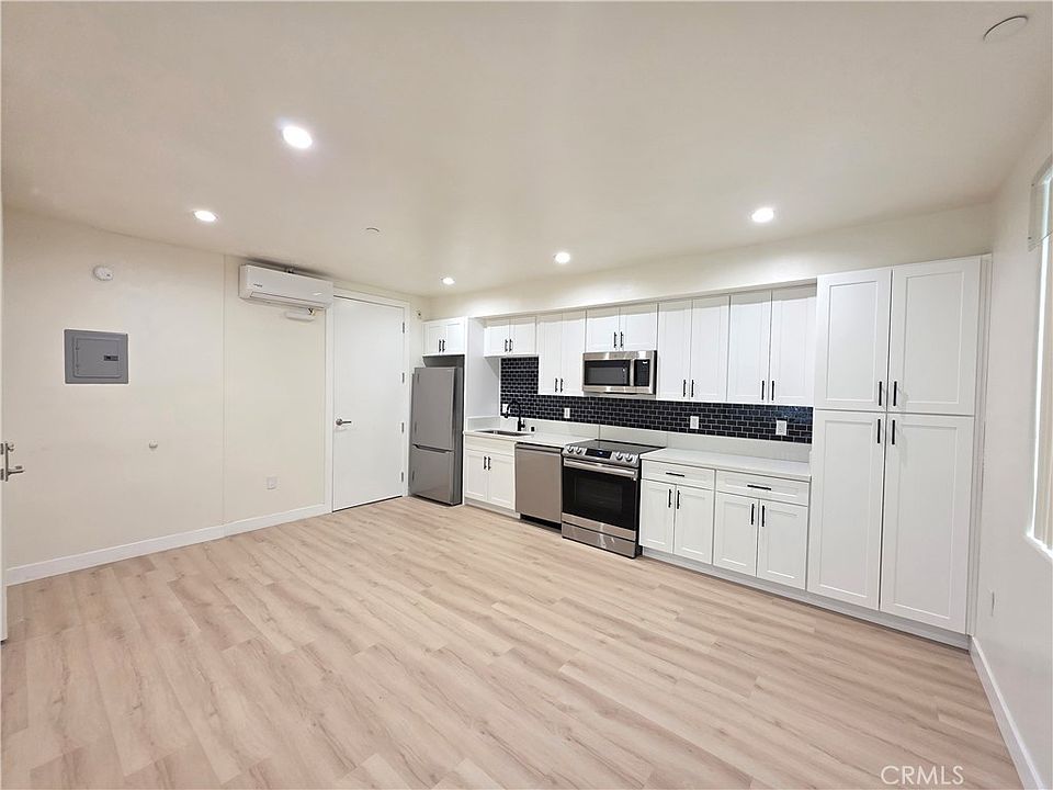 1st image of 14618 Sylvan St