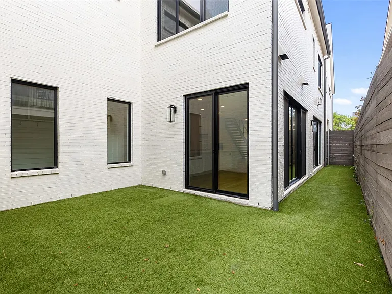 3526 Asbury St — Photo 35