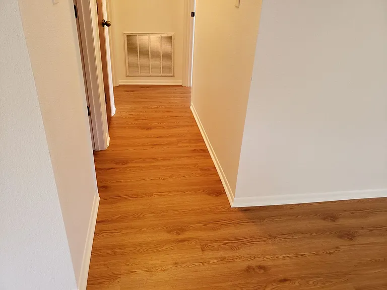 325 Lenoir St — Photo 7