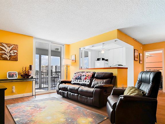 3rd image of 1505 N Riverside Drive #503