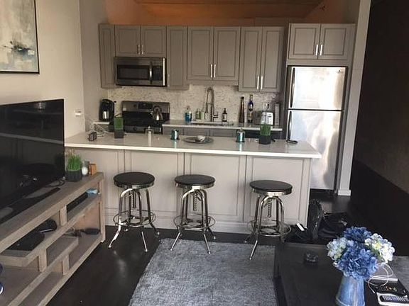 5th image of 630 N Franklin St APT 606