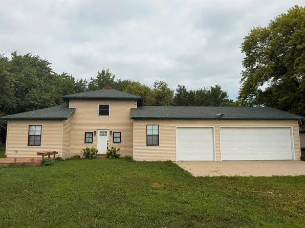 1483 610th St, Storm Lake, IA 50588