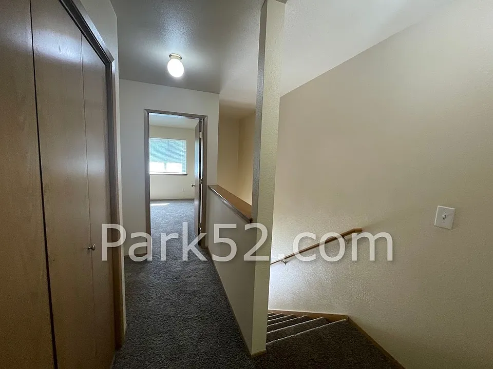 3220 Morrison Rd W