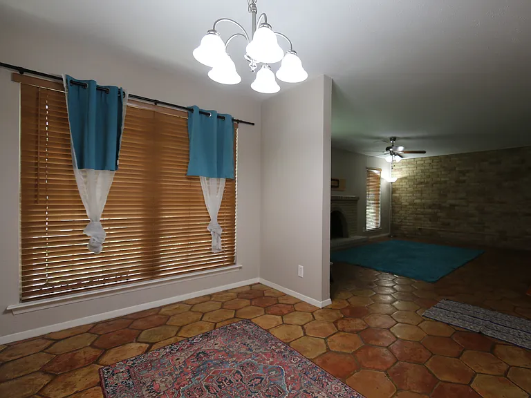 7727 Meadow Park Dr #111 — Photo 15