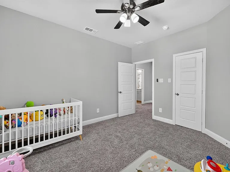 Secondary bedroom