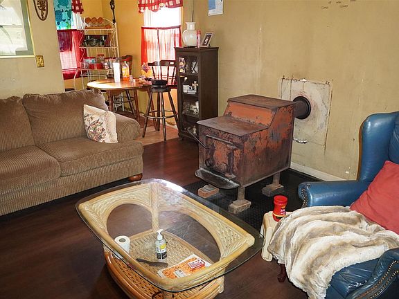 4th image of 179 Nesbitt Rd
