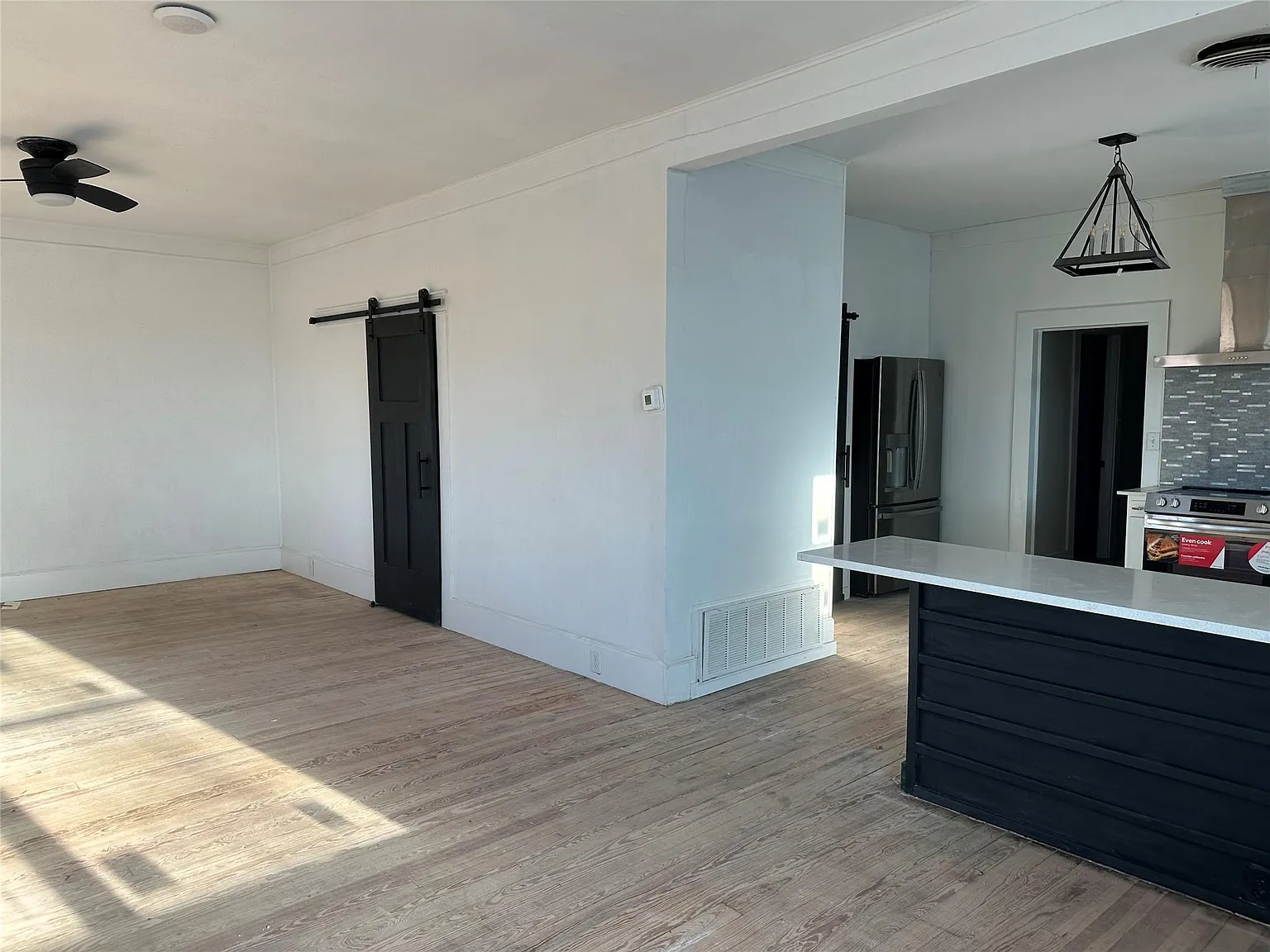 3 bed, 2.0 bath, 1468 sqft, $1,950 — Photo 4