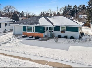 1619 Orchard Dr, Manitowoc, WI 54220