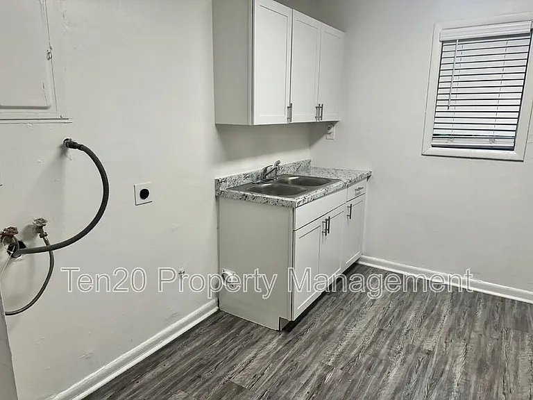 817 Ragland Ct #2 — Photo 6