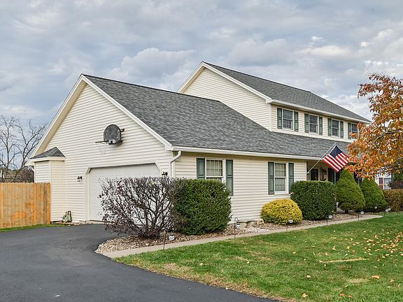 3rd image of 120 Peachwood Dr