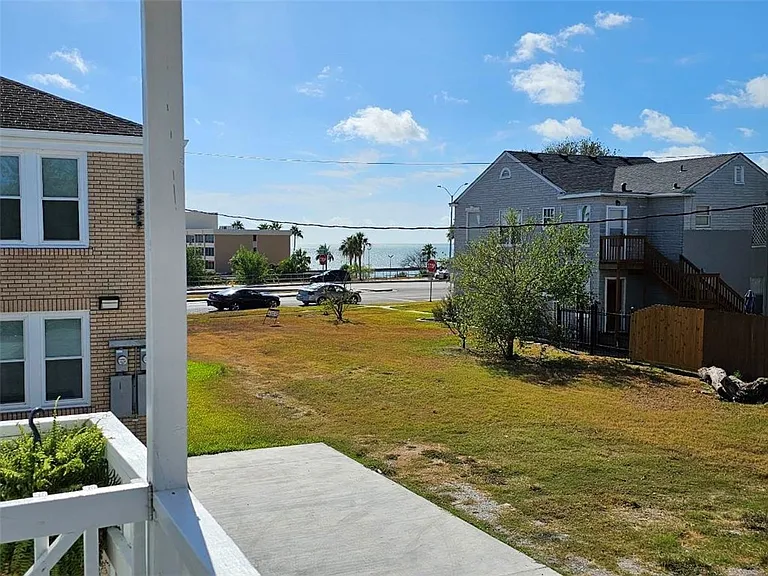 1117 Ocean Dr #D — Photo 12