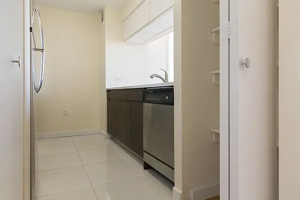 Rented by Kahen Properties | media 24