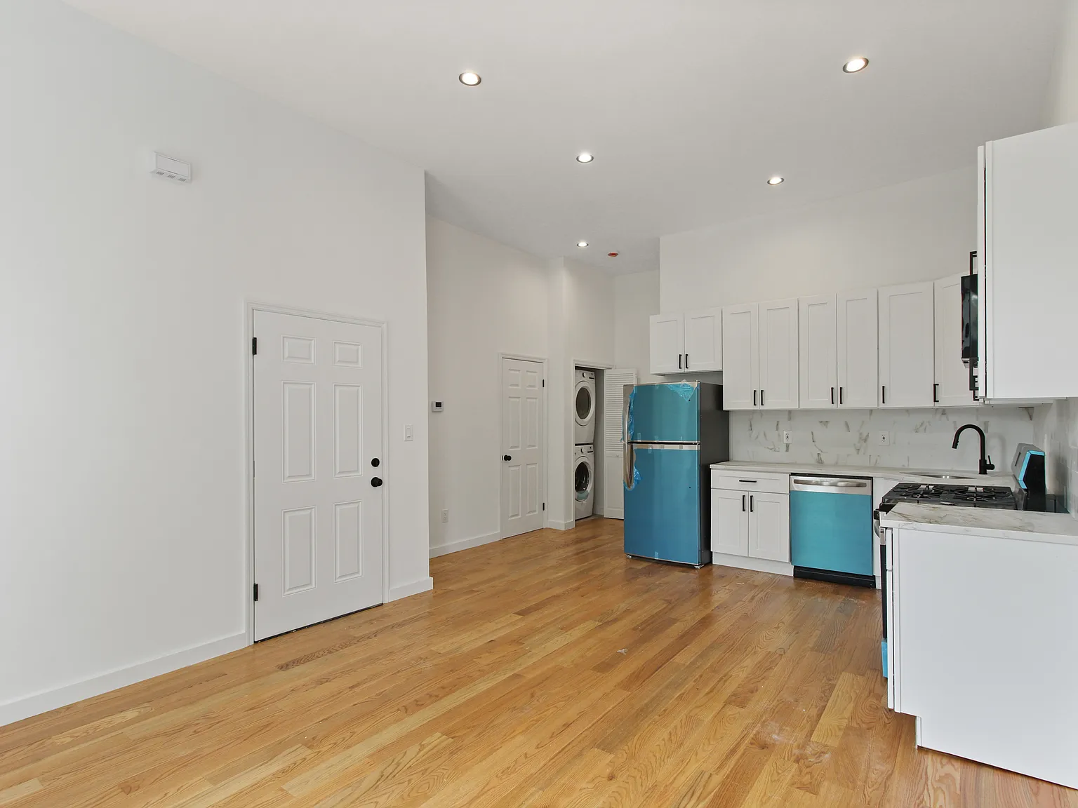 724 Marcy Avenue — Photo 2