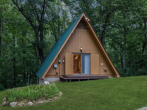 3rd image of 111 Mud Hill Rd