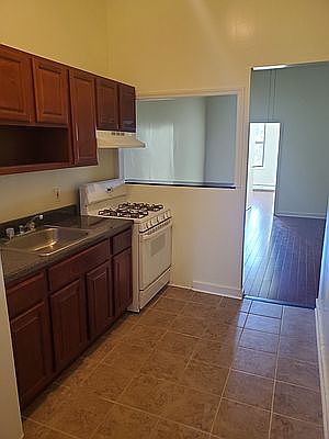 1st image of 818 Macon St APT 3L