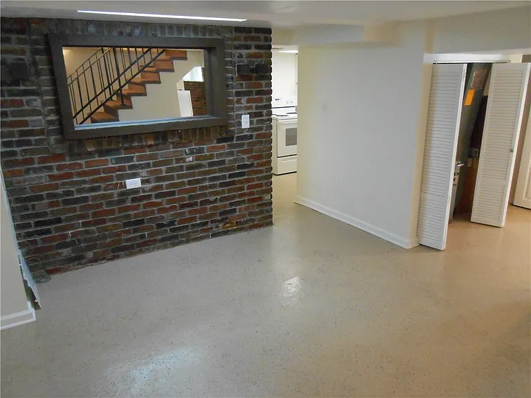 1318 Oakridge Rd — Photo 23